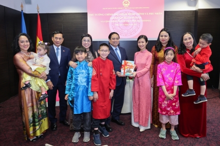 Thủ tướng: Đảng, Nhà nước luôn quan tâm cộng đồng Việt Nam ở nước ngoài, dù chỉ một người