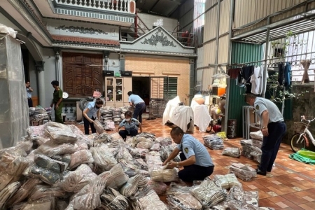 Hà Nội: Phát hiện hàng chục ngàn sản phẩm và thực phẩm nhập lậu