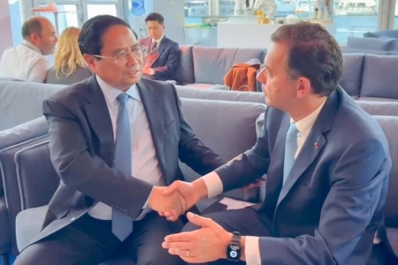 Thủ tướng Phạm Minh Chính gặp Thủ tướng Bồ Đào Nha