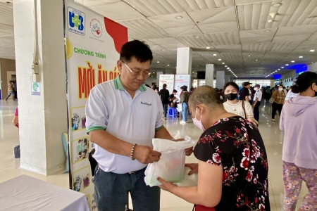 Nutifood tiếp sức dinh dưỡng cho bệnh nhân khó khăn