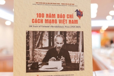 Ra mắt sách ảnh 100 năm Báo chí Cách mạng Việt Nam