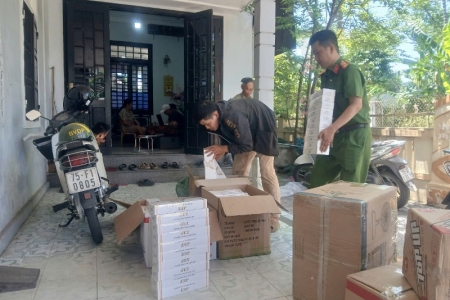 Huế - Khởi tố 2 đối tượng buôn bán hơn 4.000 gói thuốc lá nhập lậu
