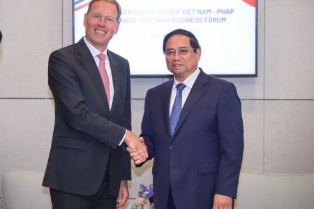 Thủ tướng thúc đẩy hợp tác với hai tập đoàn hàng không - vũ trụ hàng đầu thế giới của Pháp