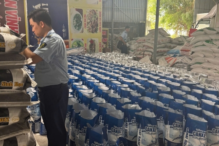 Kiên Giang: Phát hiện cơ sở chế biến trái phép sản phẩm xử lý môi trường nuôi trồng thủy sản