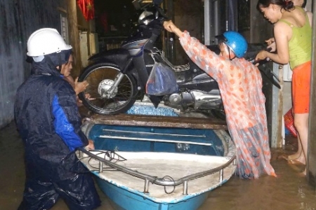 Đà Nẵng- Quảng Nam: Mùa hè mưa lớn, nhiều phố ngập nước, nước trên sông Vu Gia - Thu Bồn lên nhanh