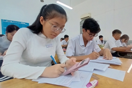 Đề thi tốt nghiệp THPT 2025 có bị ảnh hưởng bởi việc sáp nhập tỉnh, thành không?