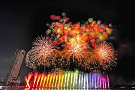 Cuộc đọ sức đầy kịch tính giữa Canada - Trung Quốc hai đất nước cái nôi của nghệ thuật pháo hoa