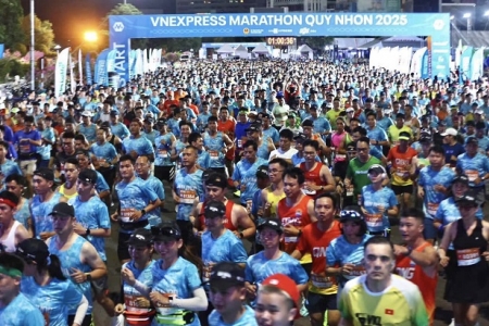 Bình Định rực rỡ sắc màu ngày hội VnExpress Marathon Quy Nhơn 2025