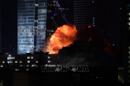 Israel và Iran tiếp tục các cuộc không kích lẫn nhau