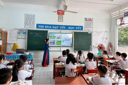 Quốc hội đã biểu quyết thông qua Luật Nhà giáo - Lương của nhà giáo được xếp cao nhất trong hệ thống thang bậc lương hành chính sự nghiệp