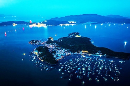 Nha Trang: Bãi tắm biển dọc đường Trần Phú được tắm đêm, Bãi tắm đêm tại Bến du thuyền Ana Marina bị tạm đình chỉ