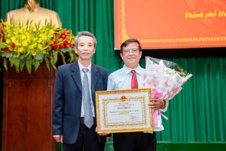 Kỷ niệm 100 năm Ngày Báo chí - Văn phòng đại diện Tạp chí Thương hiệu và Công luận tại Huế được tặng Bằng khen