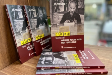 “Báo chí trước hết phải phục vụ cách mạng, phục vụ nhân dân” - Tư tưởng Hồ Chí Minh soi đường cho báo chí hôm nay