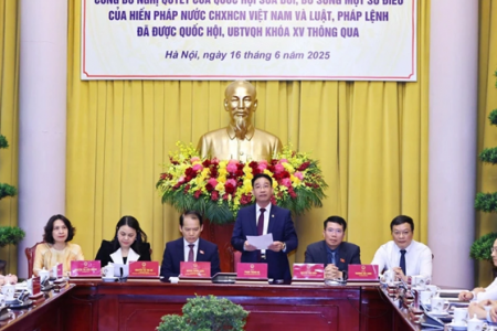 Công bố Lệnh của Chủ tịch nước về Nghị quyết sửa đổi, bổ sung Hiến pháp