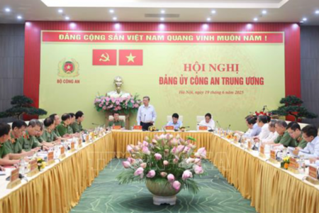 Tổng Bí thư Tô Lâm dự Hội nghị Đảng ủy Công an Trung ương 6 tháng đầu năm 2025