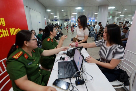 Công an TP. Hồ Chí Minh tiến hành thu hồi và cấp mới con dấu cho các cơ quan, đơn vị sau sáp nhập