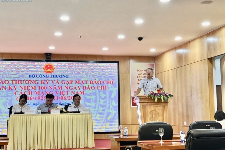 Bộ Công Thương: Gỡ bỏ hơn 33.000 sản phẩm và xử lý trên 11.000 gian hàng có dấu hiệu vi phạm trên TMĐT