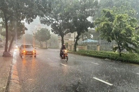 Thời tiết ngày 21/6/2025: Bắc Bộ nhiều nơi mưa như trút, nguy cơ lũ 'rình rập'