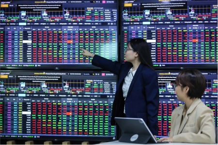 Nhận định thị trường chứng khoán tuần tới: Nhà đầu tư nên giữ danh mục ở trạng thái cân bằng