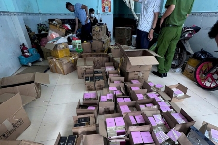 TP. HCM triệt phá đường dây buôn bán nước hoa giả quy mô lớn, bắt giữ 7 đối tượng