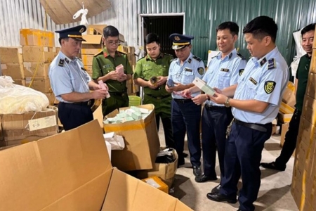 Xử lý gần 50 nghìn vụ buôn lậu, gian lận thương mại, hàng giả trong 6 tháng năm 2025
