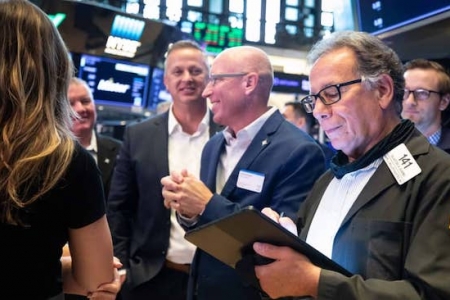 Phố Wall tràn ngập sắc xanh trước diễn biến mới từ Iran