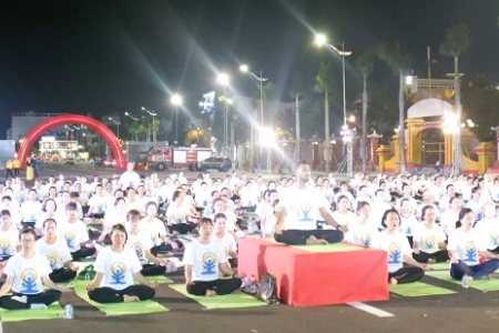 Đà Nẵng: Đồng diễn Yoga - Vì một thế giới, một sức khỏe chung