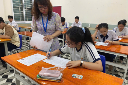 TP. HCM: Các thí sinh hoàn tất các thủ tục cho kỳ thi tốt nghiệp THPT