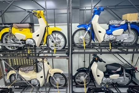 Honda Super Cub 50 Hello Kitty giá 150 triệu đồng "cập bến" Việt Nam