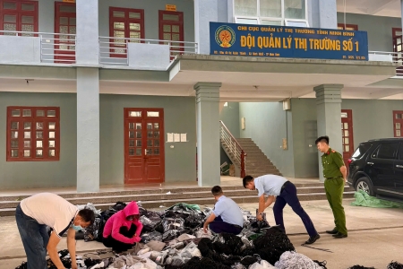 Tiêu huỷ hơn 56.500 sản phẩm quần áo và phụ kiện may mặc giả mạo nhãn hiệu