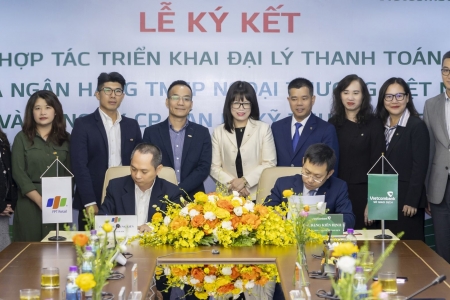 FPT Retail hợp tác cùng Vietcombank triển khai mô hình đại lý thanh toán, khách hàng có thể nạp/rút tiền tại cửa hàng FPT Shop