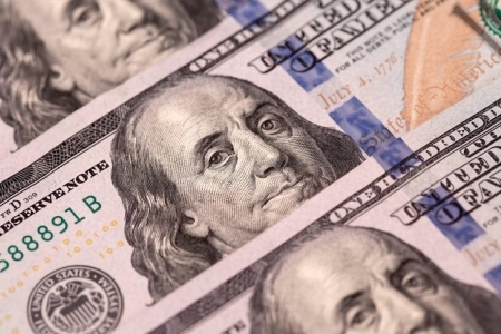 Tìm nguyên nhân giá trị đồng đô la sụt giảm