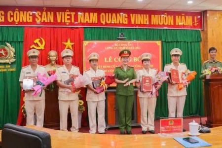 Nhiều lãnh đạo cấp phòng, cấp đội Công an Vĩnh Long nghỉ hưu