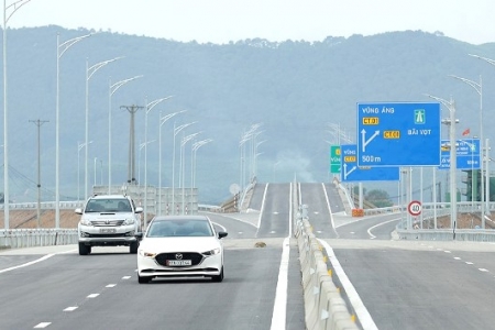 Người dân tham gia giao thông trên tuyến cao tốc cần lưu ý