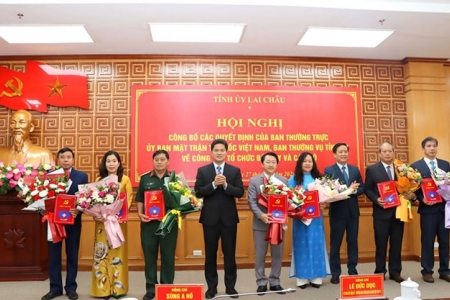 Lai Châu công bố loạt quyết định về công tác cán bộ