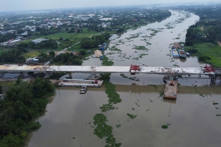 Hợp long cầu Bình Gởi vượt sông Sài Gòn nối Bình Dương và TP. Hồ Chí Minh