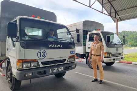 Hà Nội: 2.061 hồ sơ đăng ký thi sát hạch cấp giấy phép lái xe trong 6 ngày