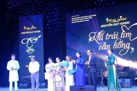 Đà Nẵng: Đêm nhạc trữ tình “Khi trái tim vẫn hồng” tràn đầy cảm xúc