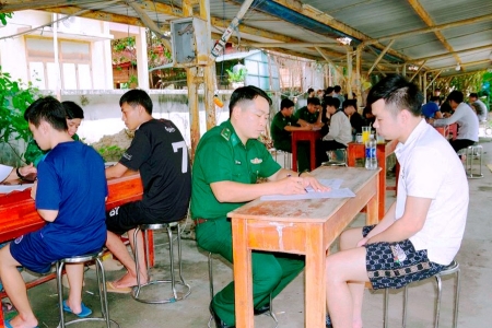 Phát hiện 8 đối tượng tiền án, tiền sự nguy hiểm qua tiếp nhận 38 công dân từ Campuchia bàn giao về nước