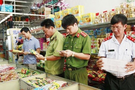 Cử tri kiến nghị giải quyết triệt để tình trạng hàng giả, mất an toàn thực phẩm