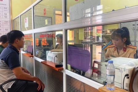 Người dân được đăng ký xe ngay tại công an xã: Tạo thuận lợi tối đa cho nhân dân