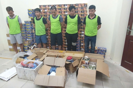Công an thành phố Hà Nội thu giữ hơn 750 kg pháo nổ và 44,1 kg nguyên liệu sản xuất pháo hoa