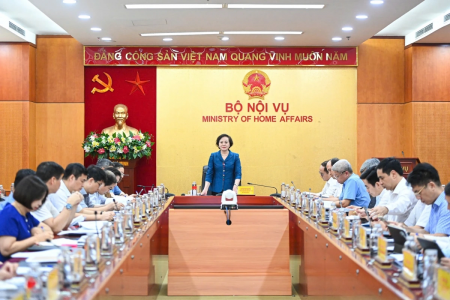 Rà soát, điều chỉnh lương cơ sở, phụ cấp khi thực hiện chính quyền 2 cấp