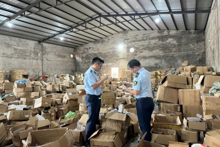 Quảng Ninh: Phát hiện kho hàng hơn 47.000 sản phẩm nhập lậu