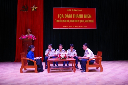 Hải đoàn 42 tổ chức toạ đàm thanh niên “Xung kích, mẫu mực, trách nhiệm, tự giác, nghiêm minh”.