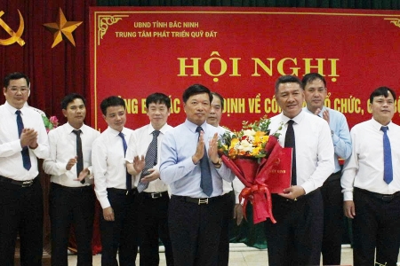 Công bố quyết định thành lập Trung tâm Phát triển quỹ đất tỉnh Bắc Ninh