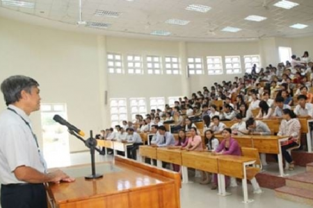 Bộ Giáo dục và Đào tạo đề xuất mức trần học phí giáo dục đại học công lập