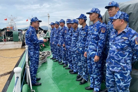 Tàu Cảnh sát biển 3006 lên đường thực hiện chuyến hải trình tuần tra dài ngày trên biển