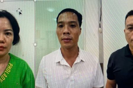 Tạm giữ hình sự nhóm "cò mồi" tại cổng bệnh viện phụ sản Trung ương