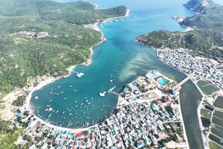 Khánh Hòa: Vịnh Vĩnh Hy- Điểm du lịch “hót” trong mùa hè 2025